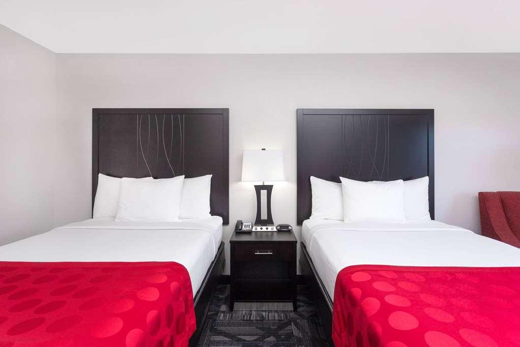 Ramada By Wyndham Tuscaloosa Hotel Cameră foto