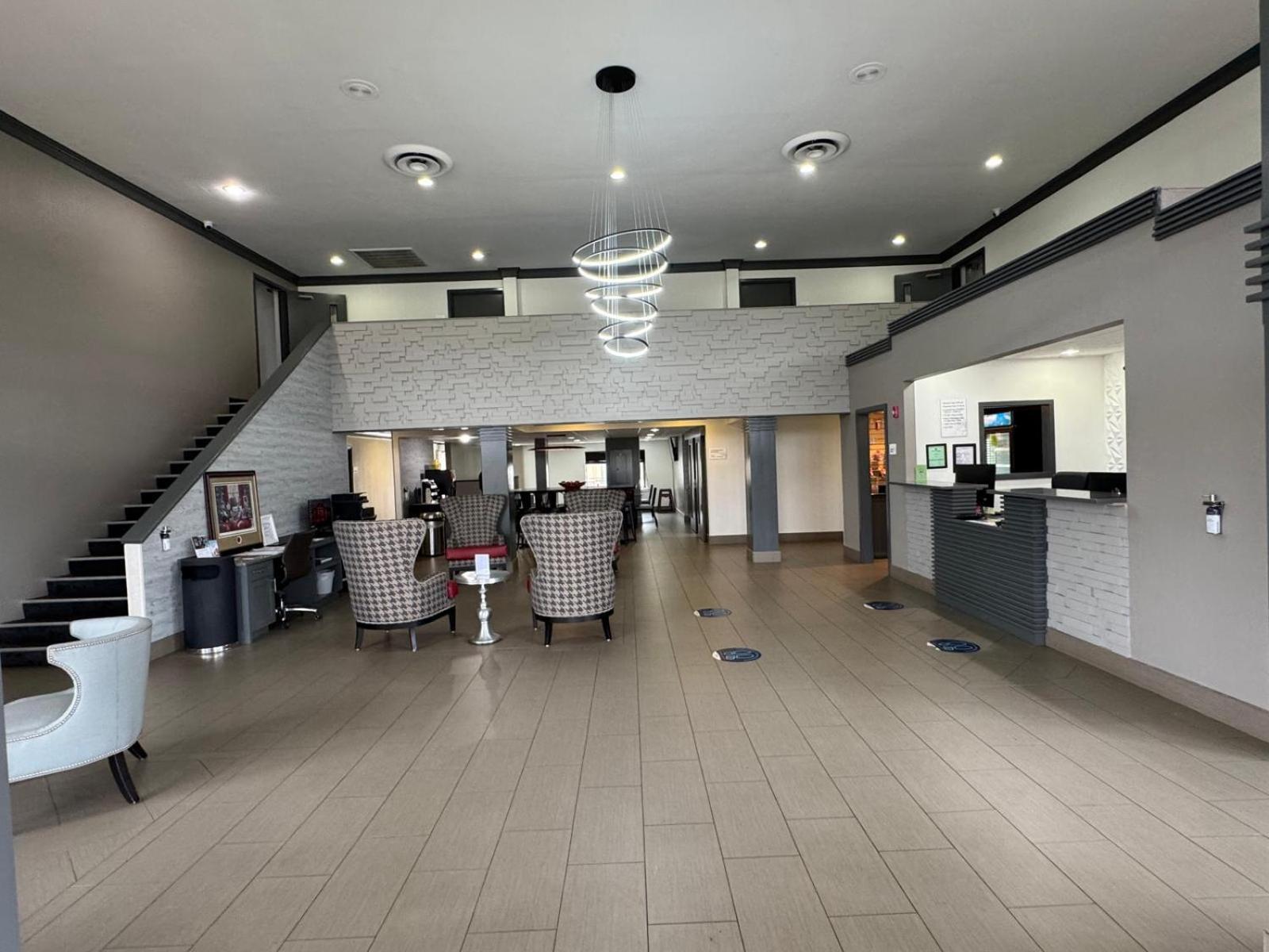 Ramada By Wyndham Tuscaloosa Hotel Exterior foto